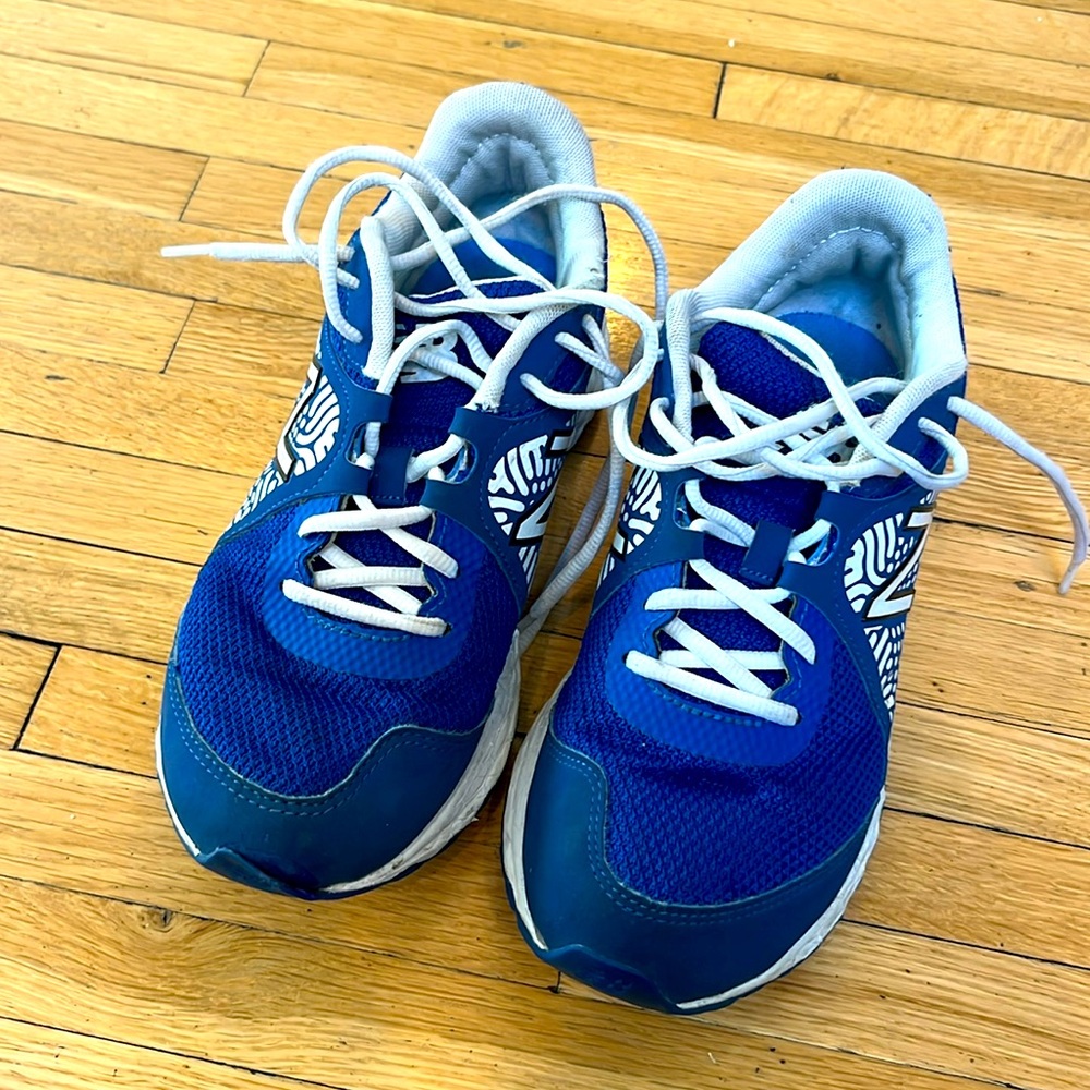 New Balance big boys/ men  turf / indoor sneakers
